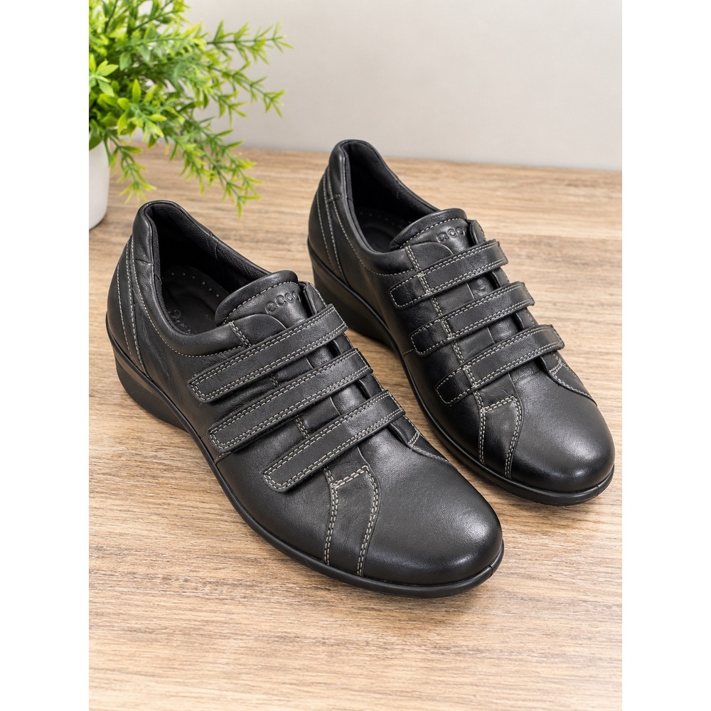 ECCO Women's Black Leather Triple Strap Walking Shoes Comfort Size 9.5 EU 40